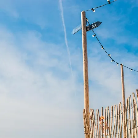 Neptunus فندق إغموند آن زي