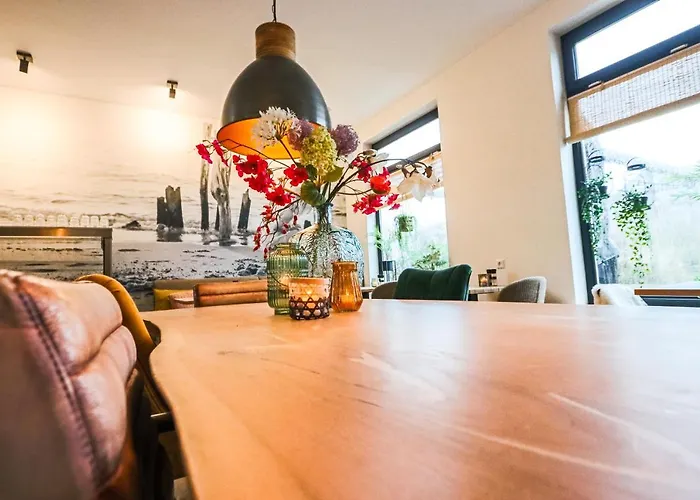 Neptunus فندق إغموند آن زي