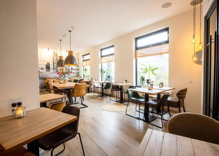 Neptunus فندق 3*